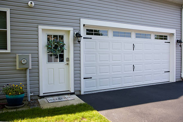 24/7 Emergency Garage Door Panel Replacement experts in Albany, MN
